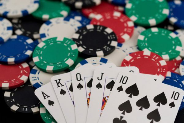 Hướng dẫn một số mẹo giúp bạn chơi Poker giỏi hơn